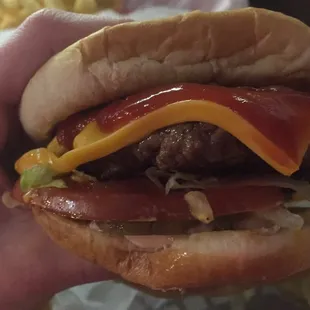 1/4 cheese burger with everything add bacon did NOT disappoint!