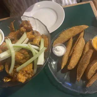 25 wings and crabby logs