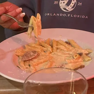 Creamy penne paste with chicken