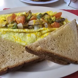 Veggie omelet with wheat toast