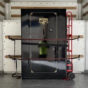 700lbs Safe Load/Unload