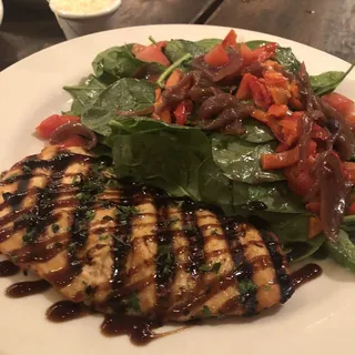 Grilled Salmon and Spinach Salad