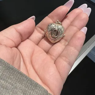 Heart locket pendant