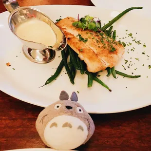 Broiled flounder with fries and green bean