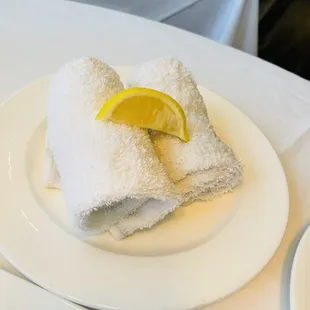 Hot towels with lemon for clean hands. Wow!