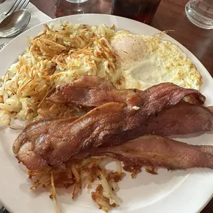 2 Over Medium Eggs, Bacon and Hashbrowns