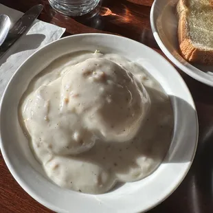 Biscuit &amp; gravy