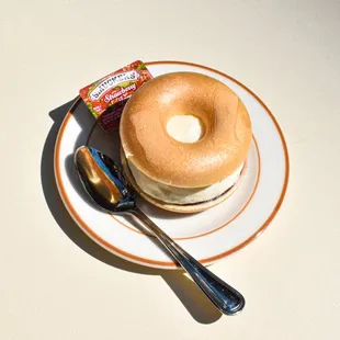 Charlie's deli bagel dessert
