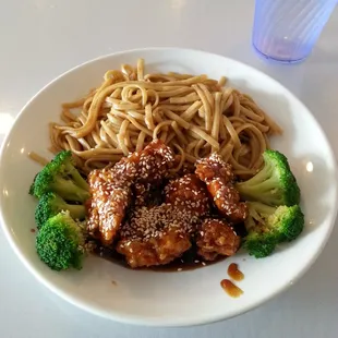 Sesame Chicken with lo mein
