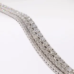 Tennis bracelets from 1 to 20 ct.