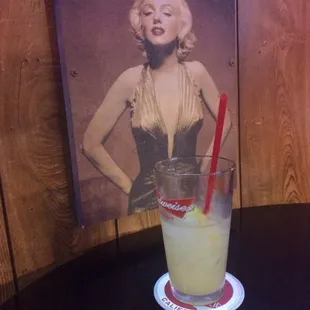 Margarita, pool, my babe with me and Marilyn Monroe - what more can a girl ask for