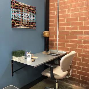 Semi-Private Lab Stations