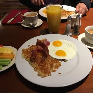 Breakfast All American style.