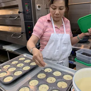 Mama Lam&apos;s mochi cakes