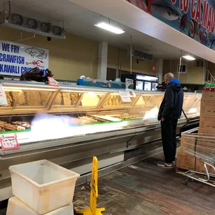 Seafood/meat counter