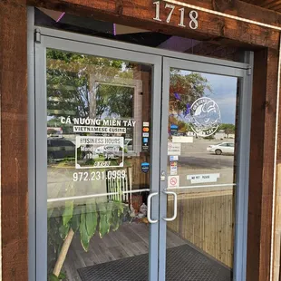 ramen and noodles, outside