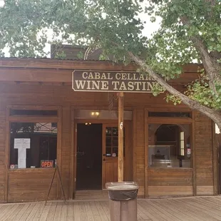 Arizona winery new tasting room in Tombstone open now