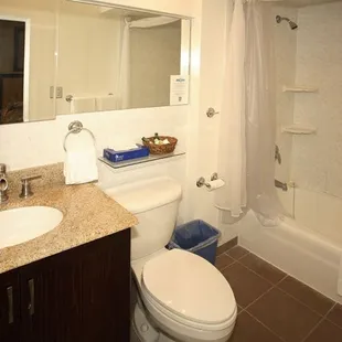 Aloha Suite-Bathroom