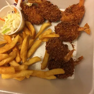 coconutShrimp was close to being burnt I would not feed it to my dog !!! Cabana bar and Grill at Silver Lake resort !!!