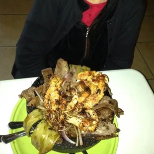 Molcajete Cielo Mar y Tierra sooo good!