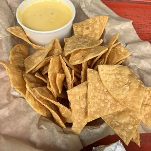 Chips &amp; Queso Lg