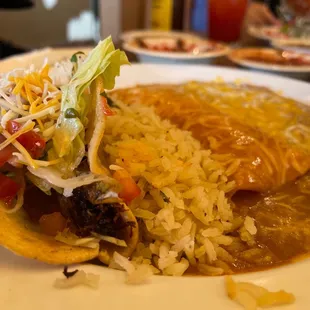 a plate of mexican food