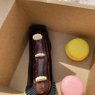 Eclair Macarons