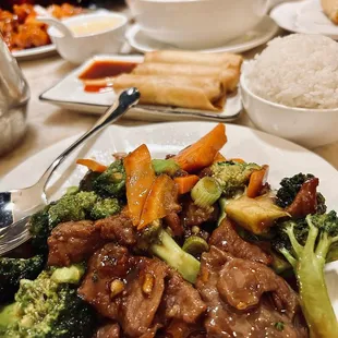 a plate of beef and broccoli