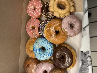 Rainbow’s Donuts