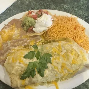 Wet burrito all beans inside and look at the plate yes more beans lil meat didn&apos;t even taste great at all sorry burrito.