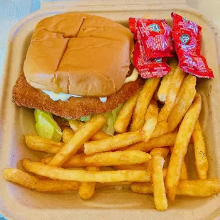 fried chicken sandwich (D.G. Chick)