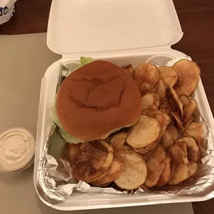 Cheeseburgers and chips.