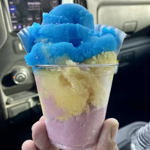 3 flavors...blue coconut, banana, and grape