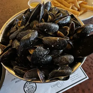 Bucket o mussels