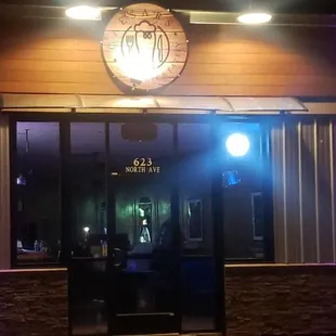 the outside of the restaurant