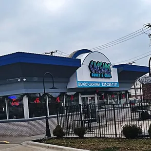 the outside of the restaurant