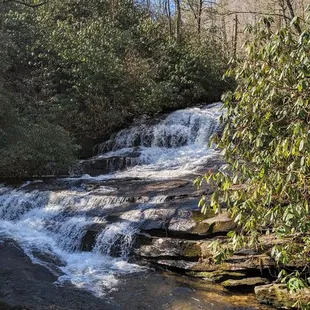 Raven Cliff Falls and Dismal Trail Loop | Instagram: @telephonesmoothie