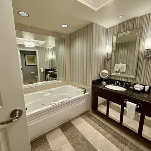 Octavius Tower Suite - VN