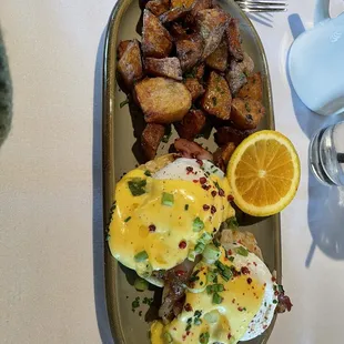 Eggs Benedict