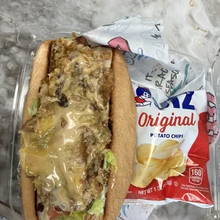 Fish sandwich with chip