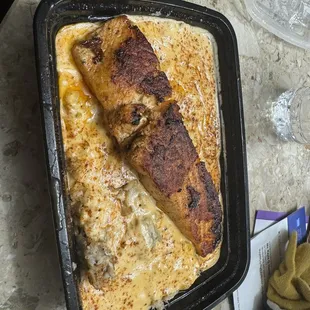 Salmon and rice with delicious cream sauce