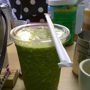 Pear-Wheatgrass Smoothie!