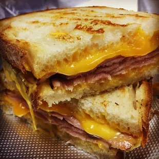 Grilled Ham &amp; Cheddar