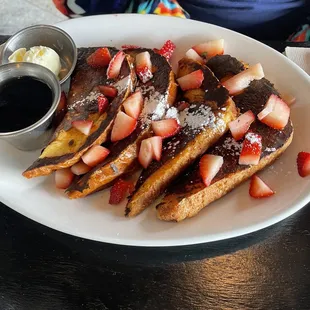 French toast with strawberries
