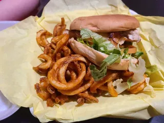 Moonies Burger House at Gracy Farms