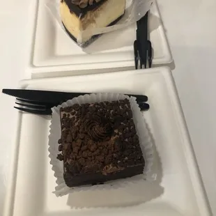 Chocolate crunch and brownie cheesecake
