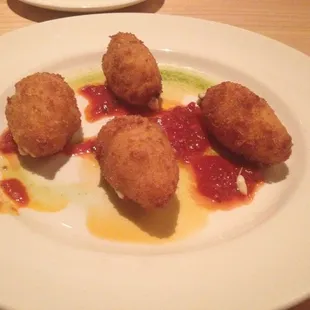 Deep fried ricotta cheese balls. Yummy!