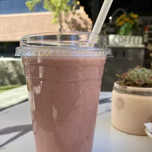 Strawberry Fields Smoothie (paper straws)