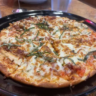 Garlic Chicken Basil pizza 6/17/22