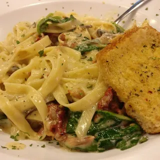 Chicken Fettuccine Alfredo